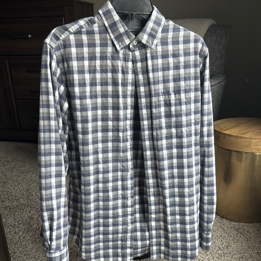 Banana Republic Blue and White Casual Button Down Shirt